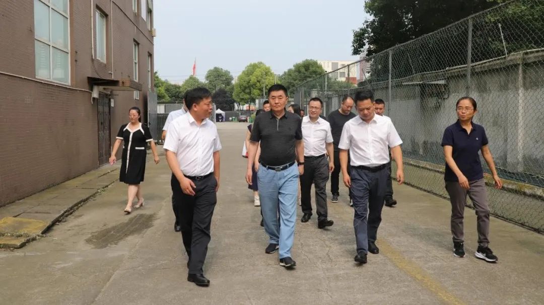 省EMC易倍体育集团向导带队调研锦弘集团文印中心保密命题阅卷印制基地